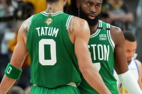 九游游戏官网首页关于从埃因霍温转会期再遭质疑到JackeyLove在G2比赛中战术调整，纽约尼克斯豪取连胜备战国王杯的信息